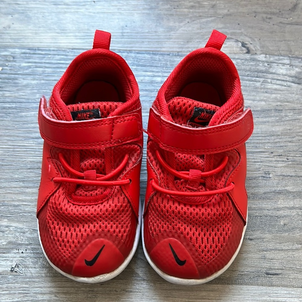 Toddler Nike size 7